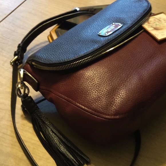 NEW, MICHAEL KORS Convertible Shoulder Bag. - Picture 2 of 8